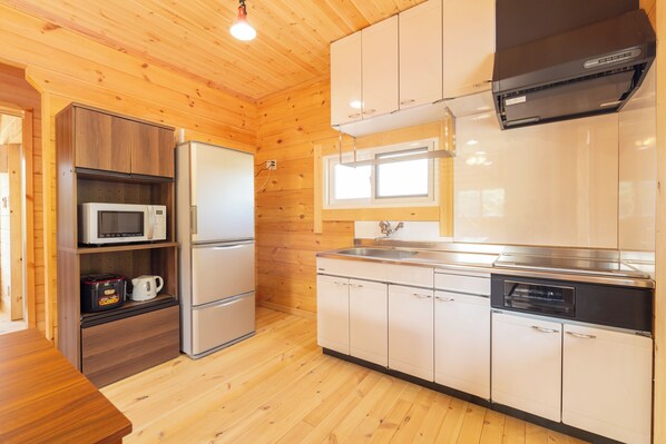 Private kitchen - Regina Ishigaki Logteria II (Ishigaki)