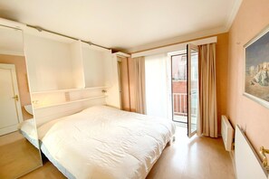 2 bedrooms, free WiFi - Sea-view apartment on Zeedijk (NIEUWPOORT)