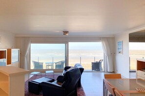 Smart TV - Sea-view apartment on Zeedijk (NIEUWPOORT)