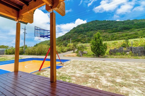 Regina Ishigaki Logteria I