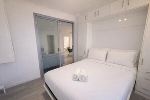 3 Schlafzimmer, Schreibtisch, Bügeleisen/Bügelbrett, Internetzugang