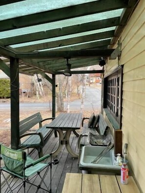 Outdoor dining - Pension Xaymaca (Hara)