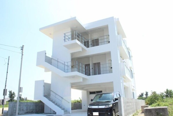 Exterior - Parinaka Weekly <miyakojima> (Miyakojima)