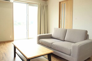 Living area - Parinaka Weekly <miyakojima> (Miyakojima)