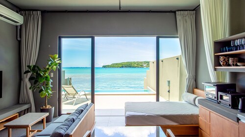 Feliz Villa Suite Kourijima View