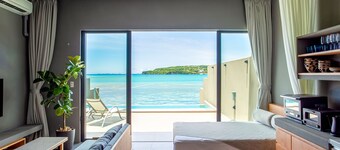 Feliz Villa Suite Kourijima View