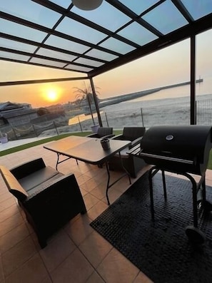 Outdoor dining - Breezyblue (Awaji)