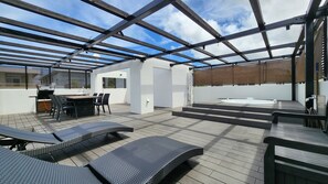 Outdoor dining - Villa Aparagi Miyakojima (Miyakojima)