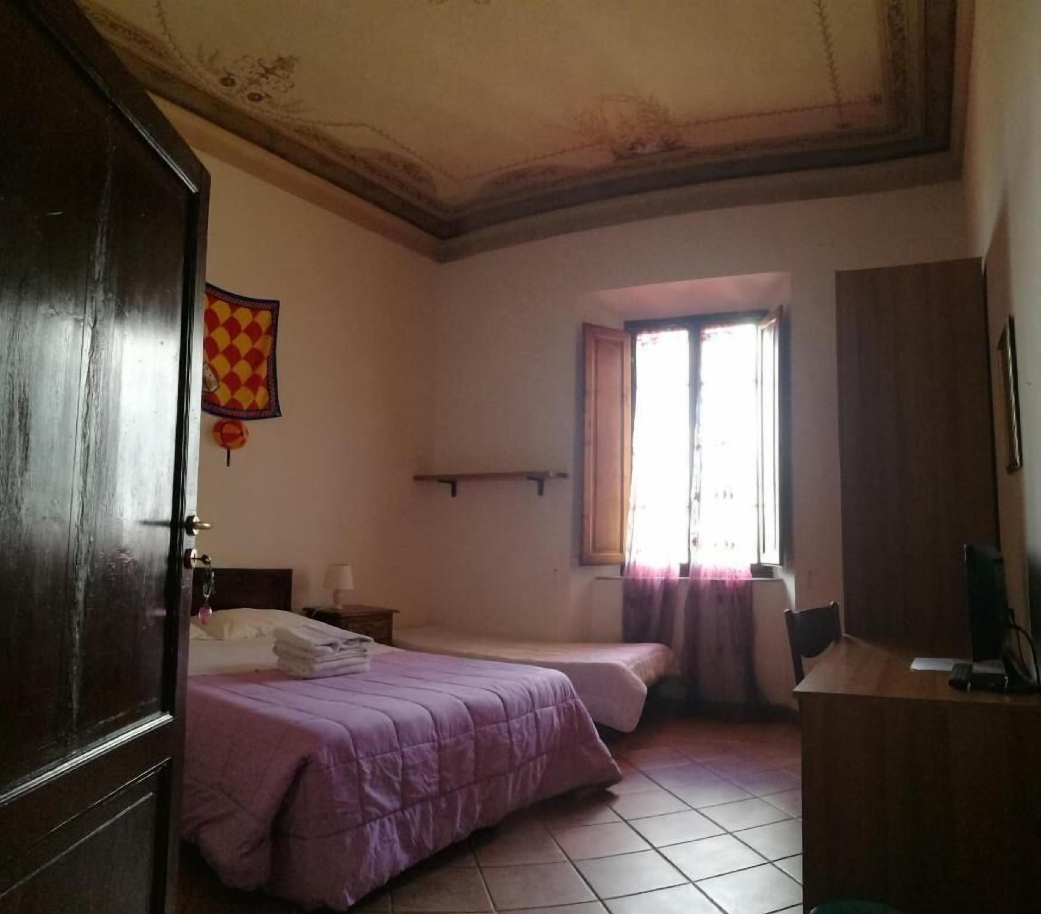 Basic Triple Room, City View | Soundproofing, iron/ironing board, free WiFi