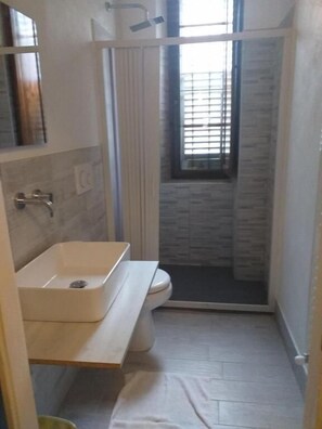 Free toiletries, hair dryer, towels, soap - casa di alfredo (Siena)