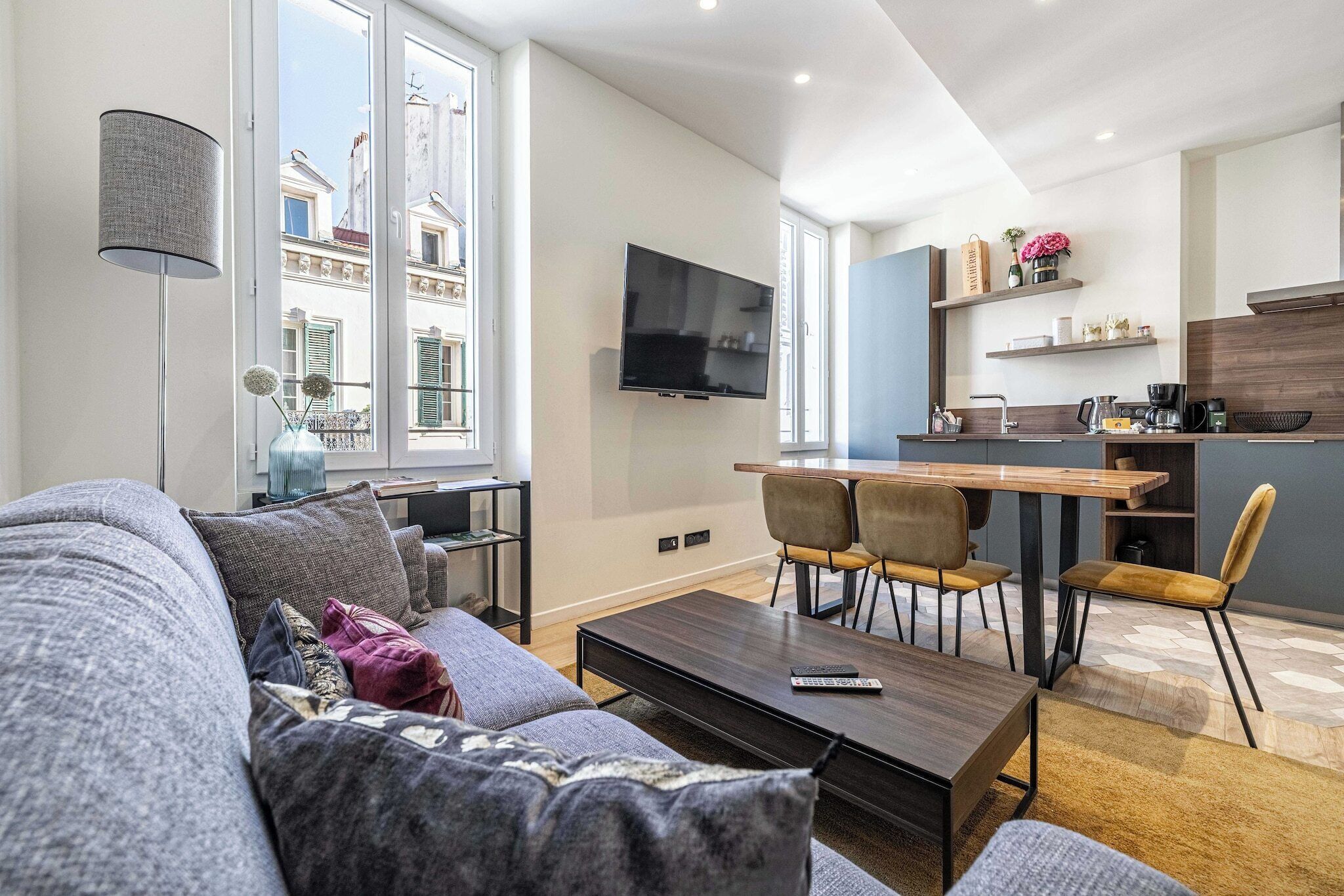 Smart TV, offices