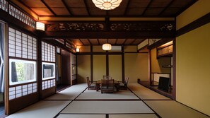 Dining - Usagiya (Takashima)