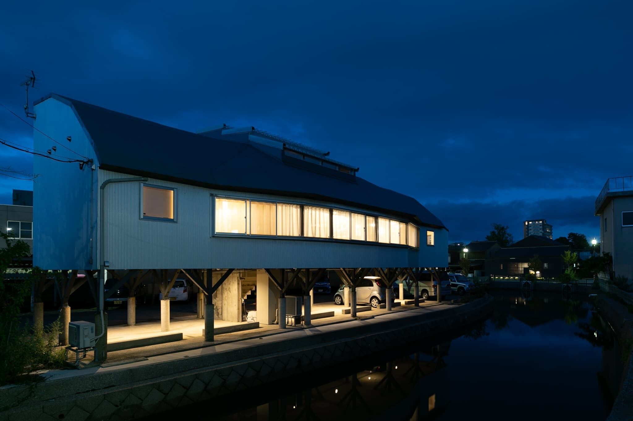 المنشأة من الخارج