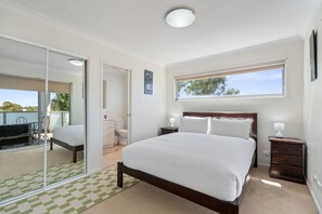 2 habitaciones, tabla de planchar con plancha, internet y ropa de cama 