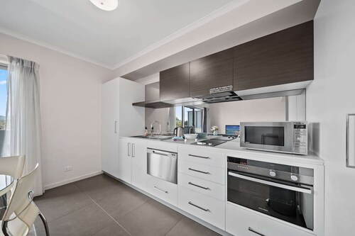 Bright 1-Bed Apartment in Greenway