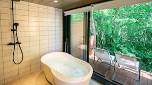 Indoor spa tub - Nakatsugawa Glamping Morinosora (Nakatsugawa)