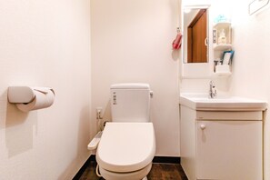 Bathroom - Mr. Kinjo Violette Kukomae (Naha)