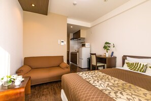 Room - Mr. Kinjo Violette Kukomae (Naha)