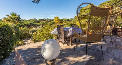 Studio « Chambre Soleil » avec vue mer, piscine partagée et Wi-Fi
