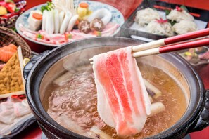 Food and drink - Tsumunagi Kitaken Building (Mitoyo)