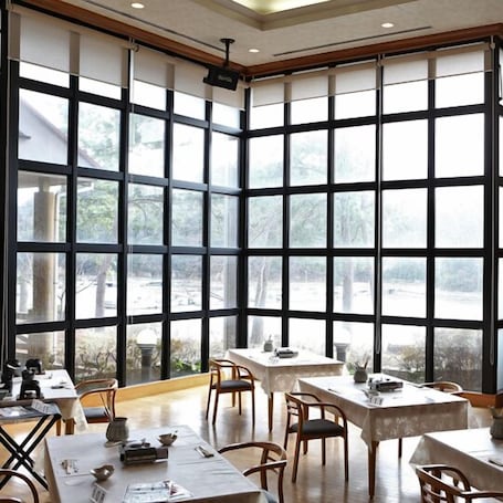Restaurantes. Oki Island Resort Island Park Hotel