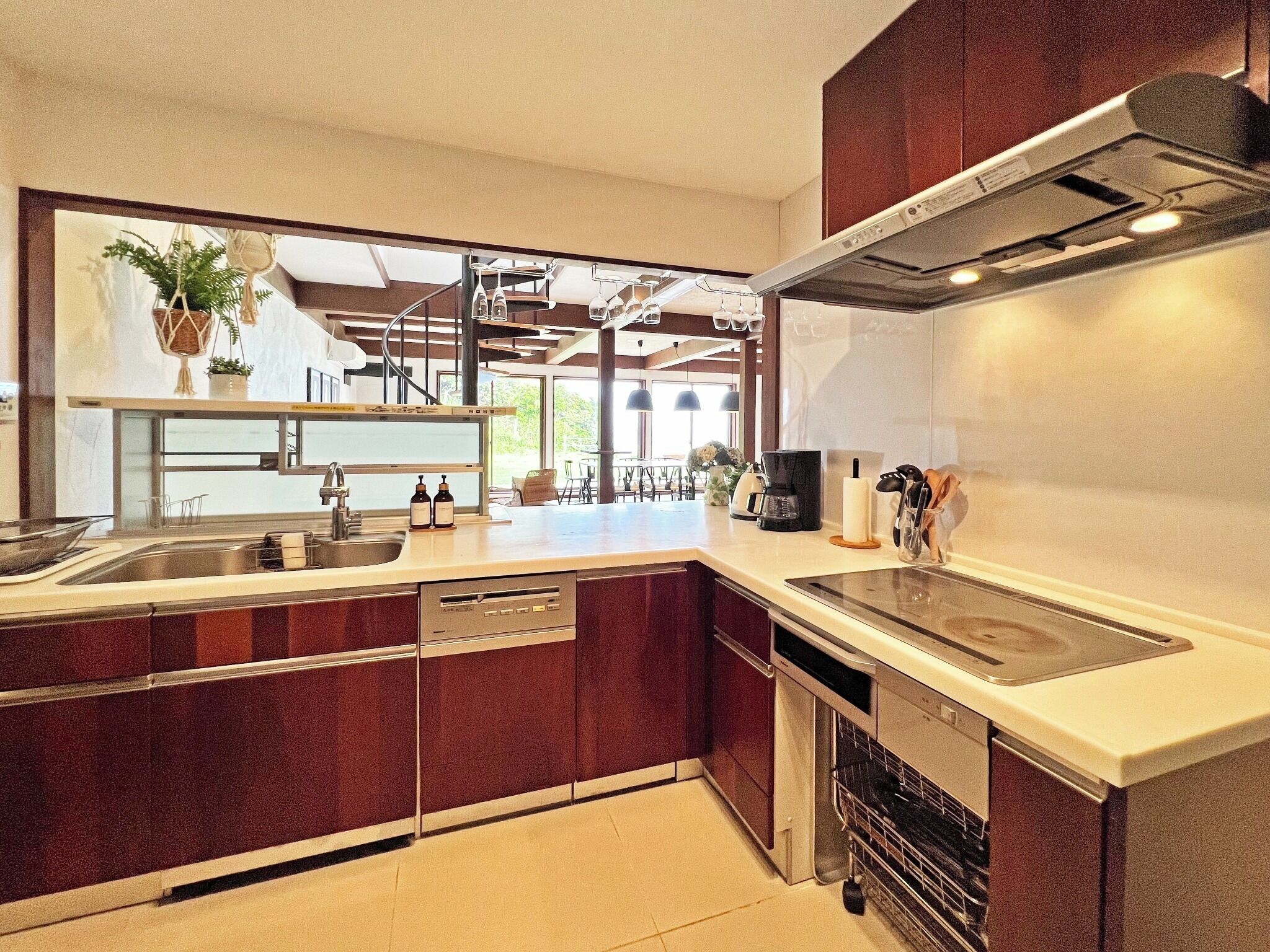 Mini-fridge, microwave, stovetop