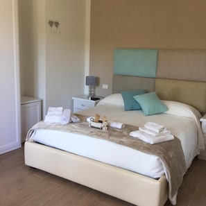 Chambre Double, salle de bains privée, vue colline | Wi-Fi gratuit