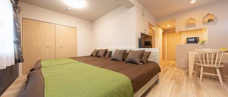 書桌、熨斗/熨衣板