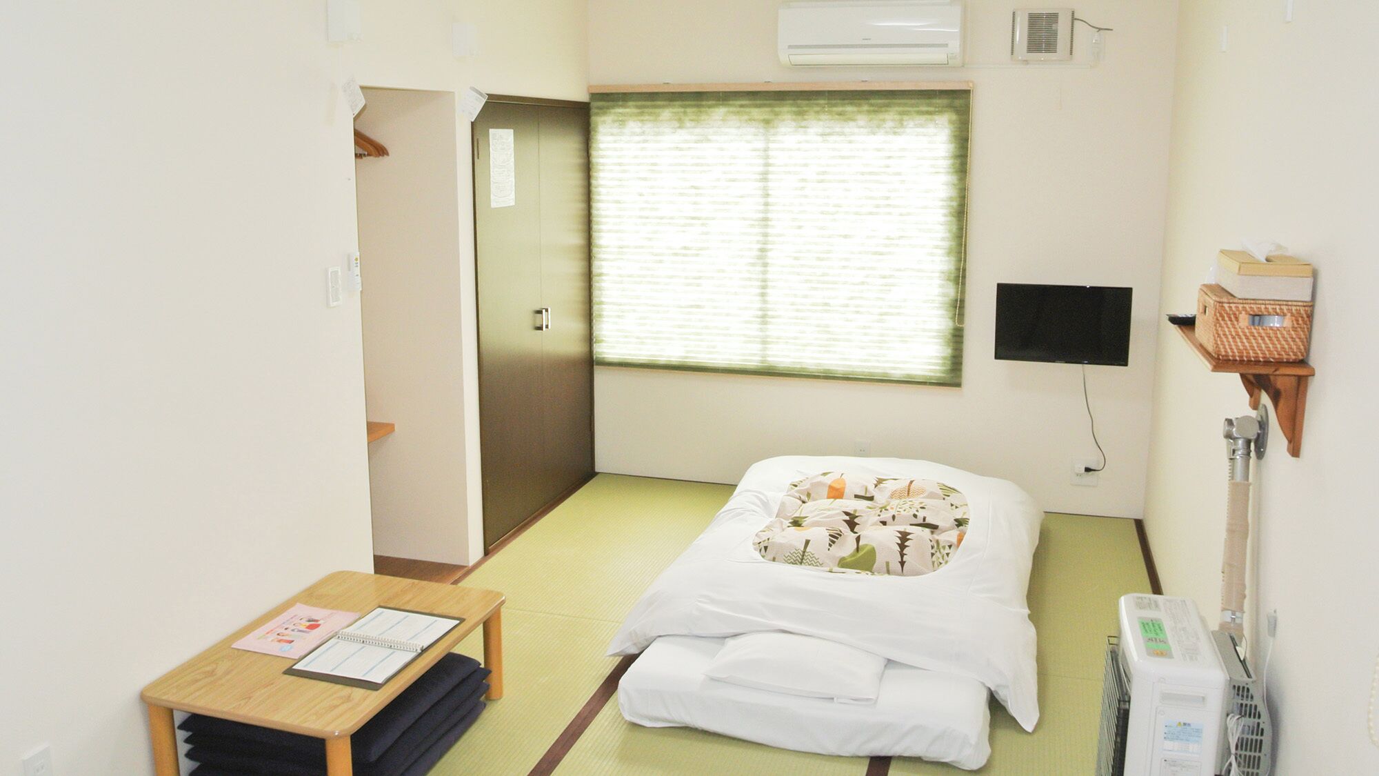 書桌、熨斗/熨衣板