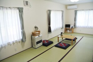 Interior - Megumi Yuki (Biei)