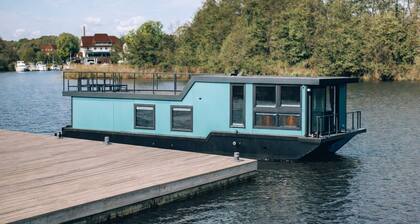 schwimmendes Ferienhaus in Berlin