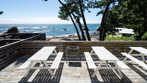 Outdoor dining - Kawazu Beach House Blue Moon (Kawazu)