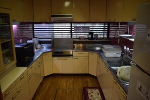 Private kitchen - Heartland Hills in Noto 12 Sukiya Zukuri House (Shika)