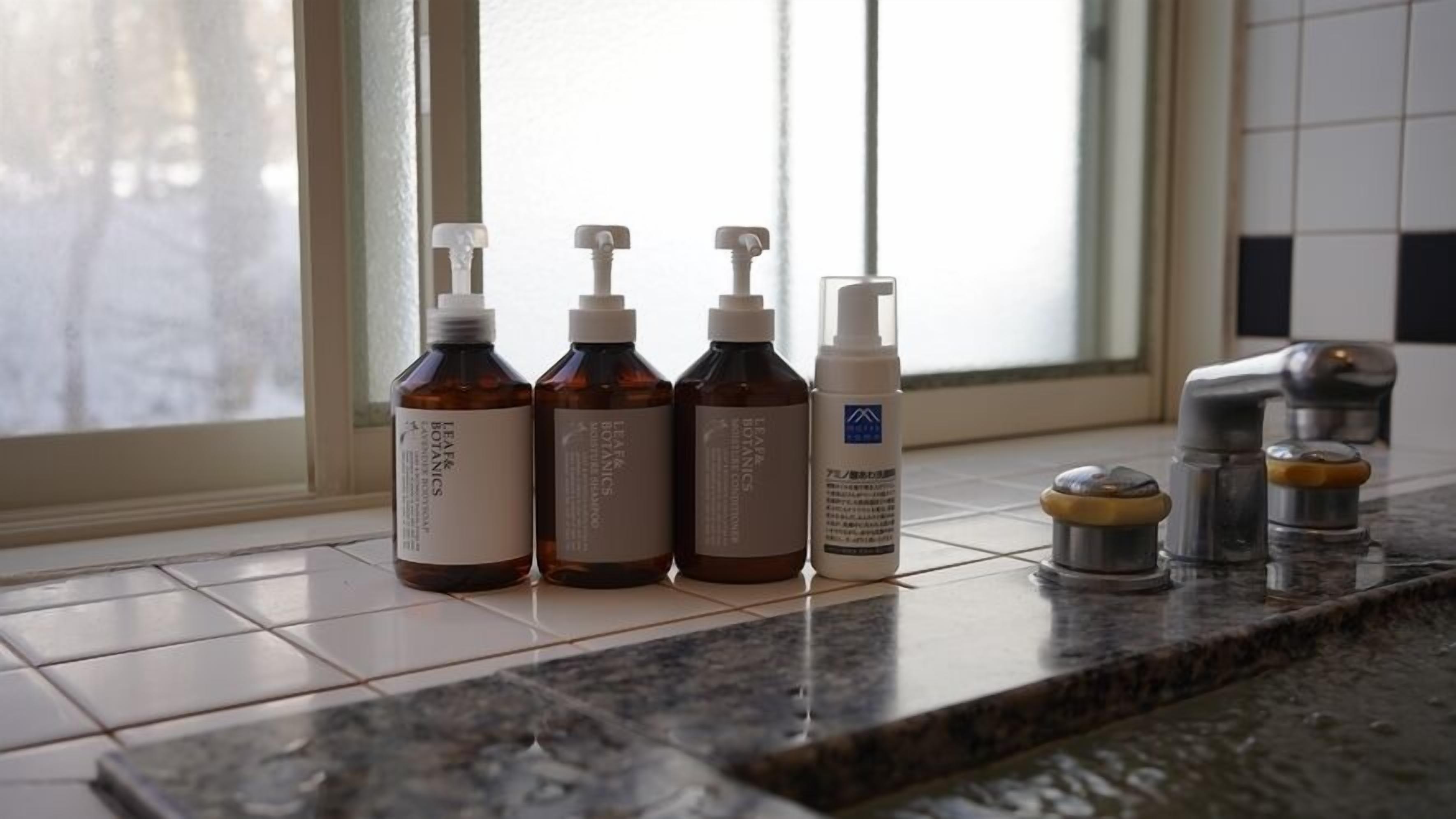 Bathroom amenities