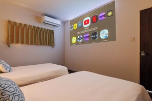 書桌、熨斗/熨衫板