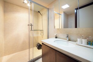 Chambre Double Classique, vue ville | Salle de bain