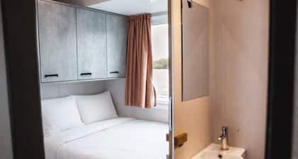 schwimmendes Ferienhaus in Berlin