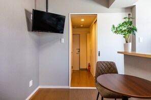 Dining - Mr.kinjo in Arcade Ange Miona (Naha)