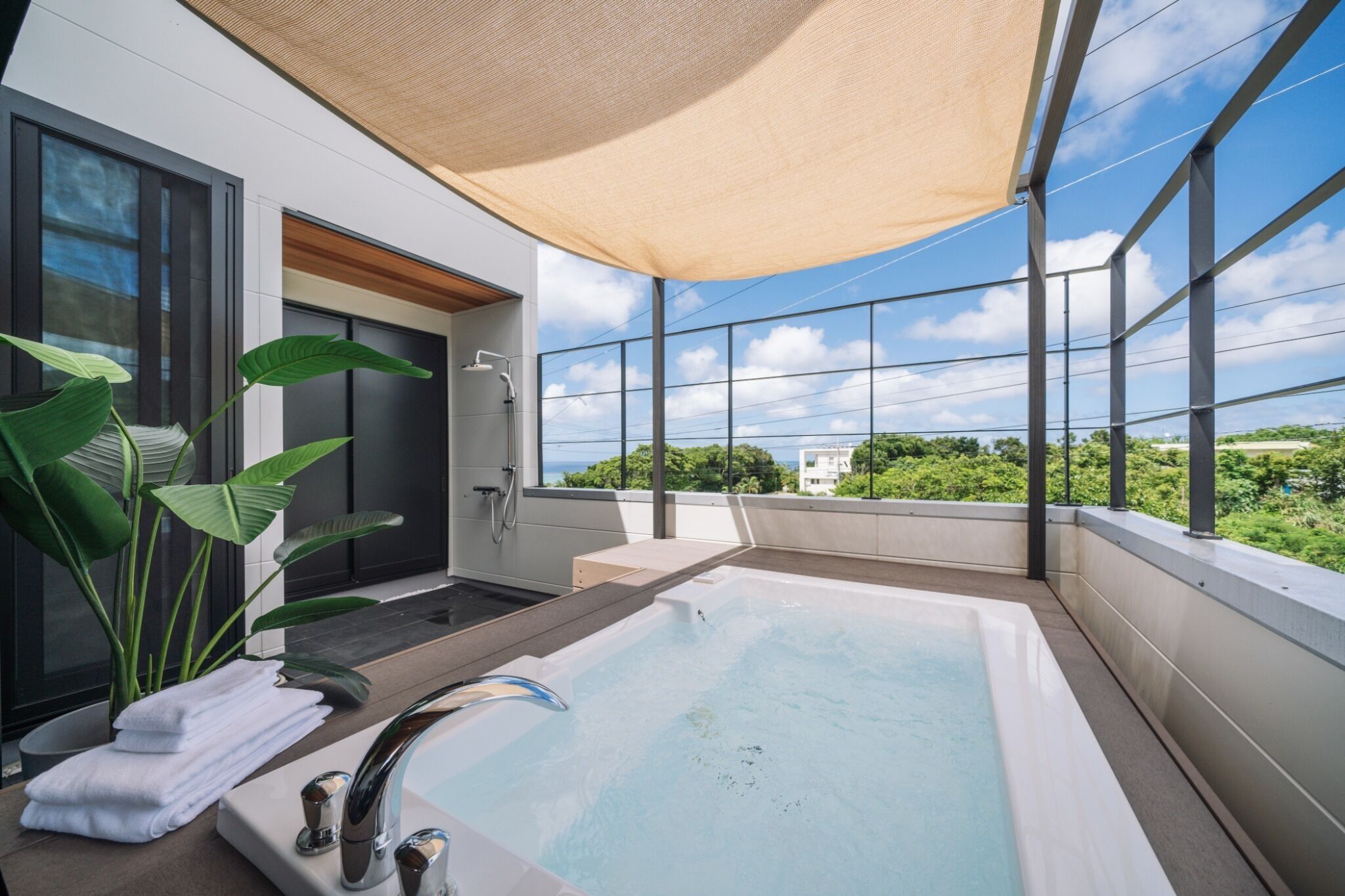 Indoor spa tub