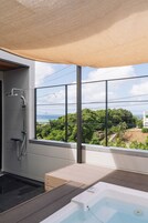 Bañera de hidromasaje interior