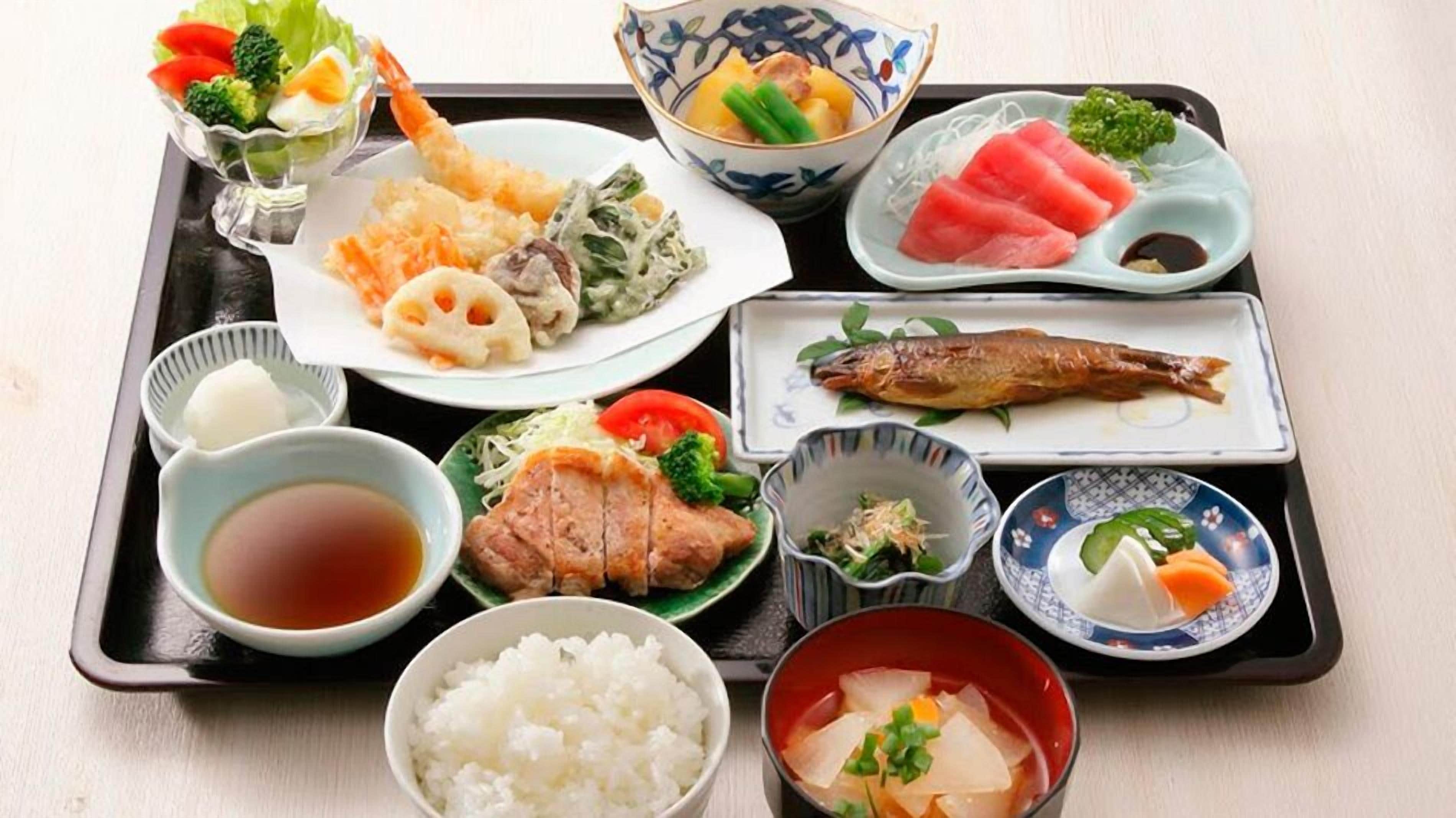 餐饮