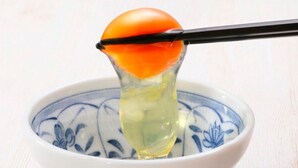 A bowl with a floral pattern. - Business Hotel New Daiei (Ashikaga)