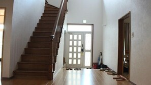 Interior - Tsushima White House (Tsushima)