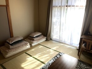 Interior - Tsushima White House (Tsushima)