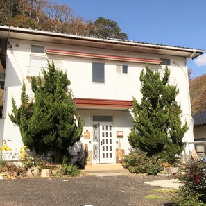 Exterior - Tsushima White House (Tsushima)