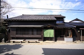 Exterior - Colorful (Sado)