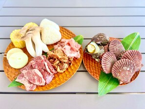 Alimentos y bebidas
