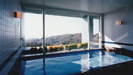 Pool. Shonan Relief
