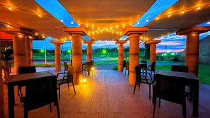 Outdoor dining - Glamping Cottage Liberty Resort Daito Onsen (Kakegawa)
