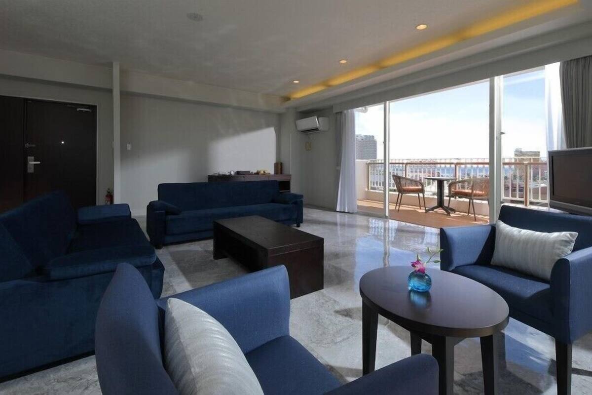 Living area | TV